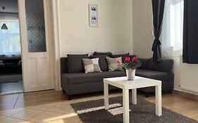 Idill Apartmanhaz B&B