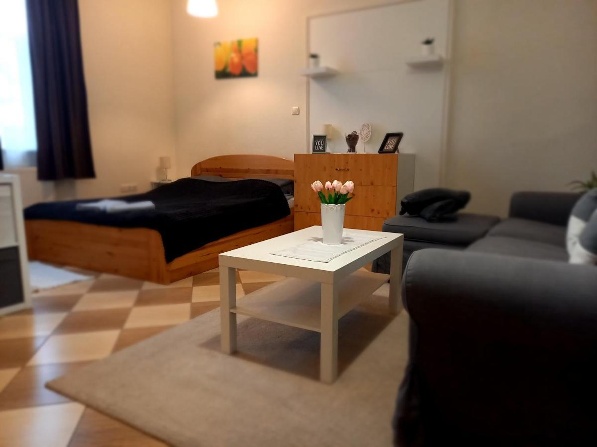 Idill Apartmanhaz B&B Tiszafüred Exterior foto