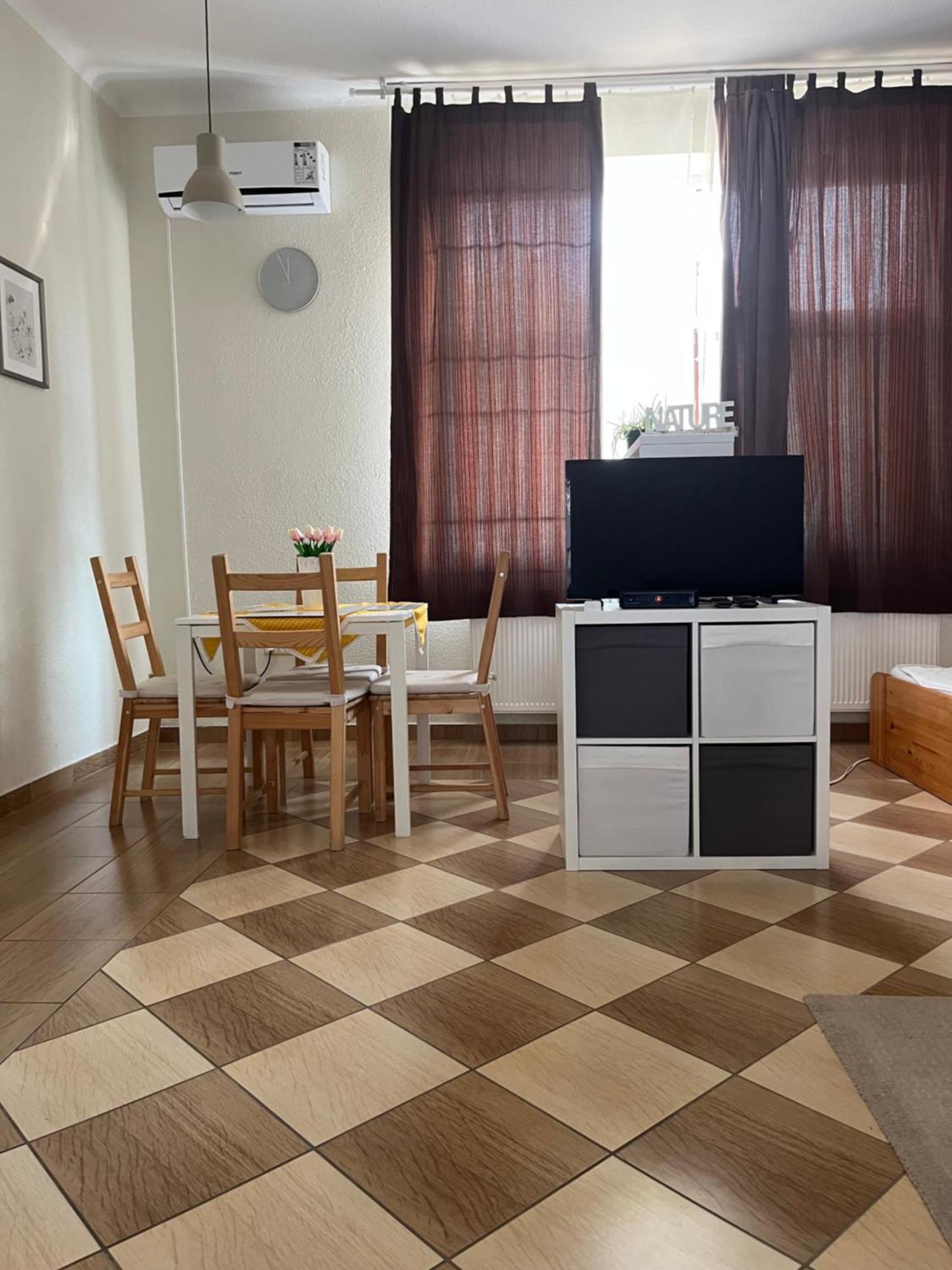 Idill Apartmanhaz B&B Tiszafüred Exterior foto